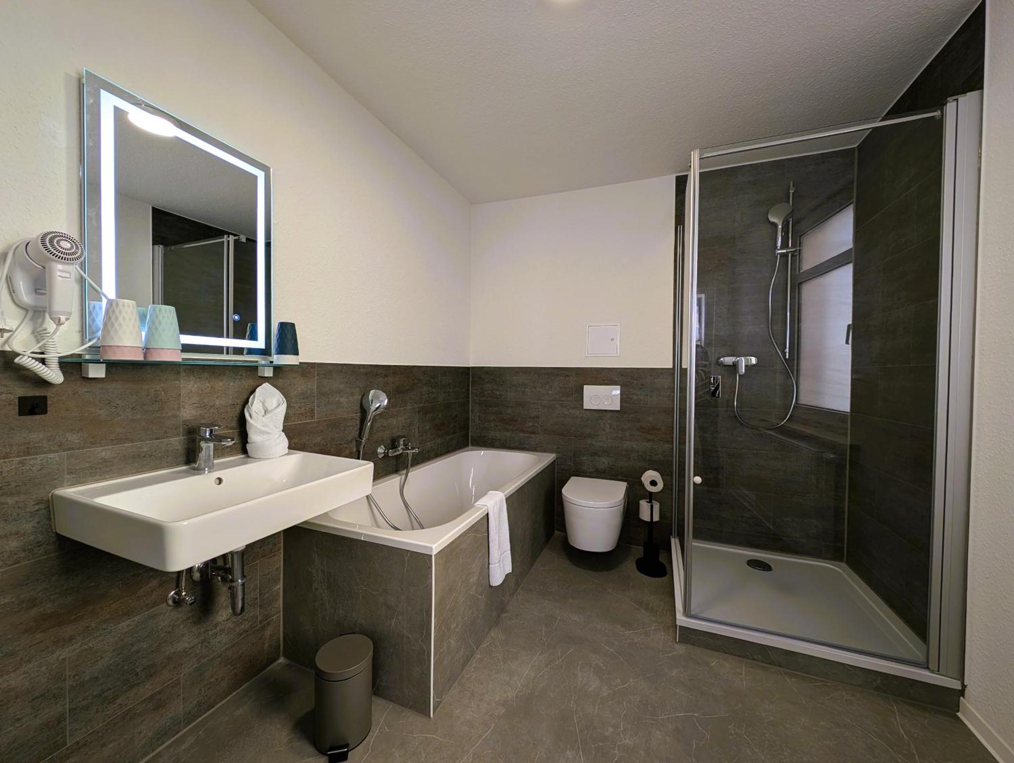 Bohnapartments - Topfmarkt Xxl Suiten - Neu In Top Zentrumslage, Vollausstattung, Wlan, Parkplaetze Ilmenau Bagian luar foto