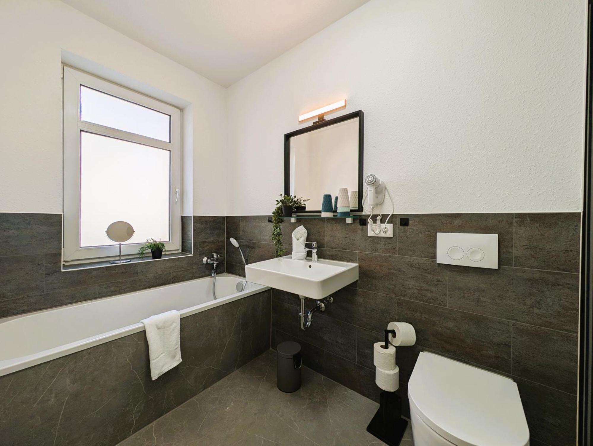 Bohnapartments - Topfmarkt Xxl Suiten - Neu In Top Zentrumslage, Vollausstattung, Wlan, Parkplaetze Ilmenau Bagian luar foto